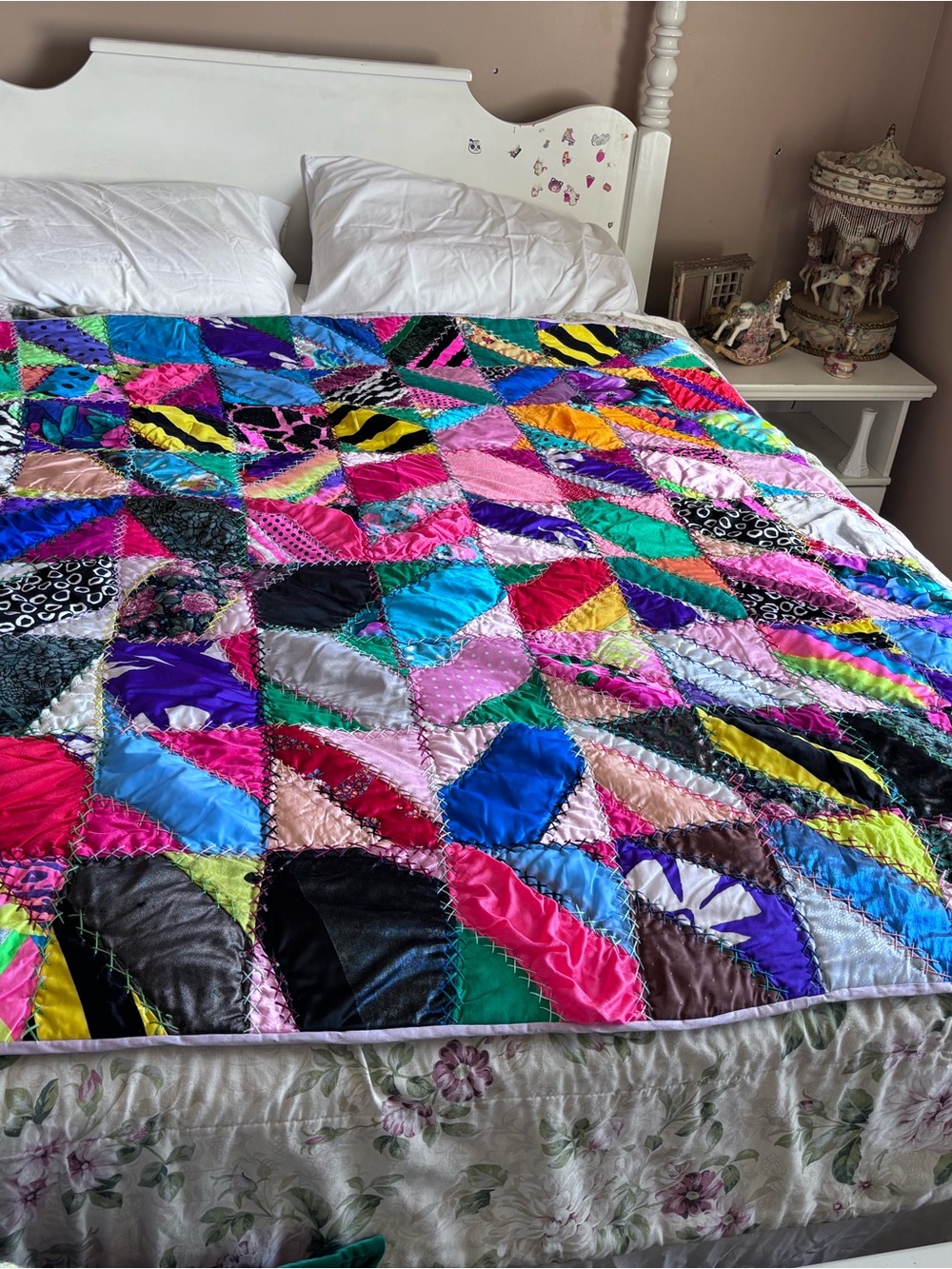 Vibrant Multicolor Patchwork Quilt - Stunning Satin Rag Design Y2K 80s/90s 74x60